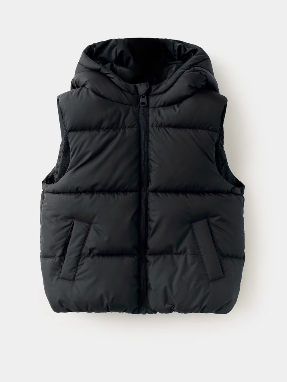 NWOT Women’s black puffer vest